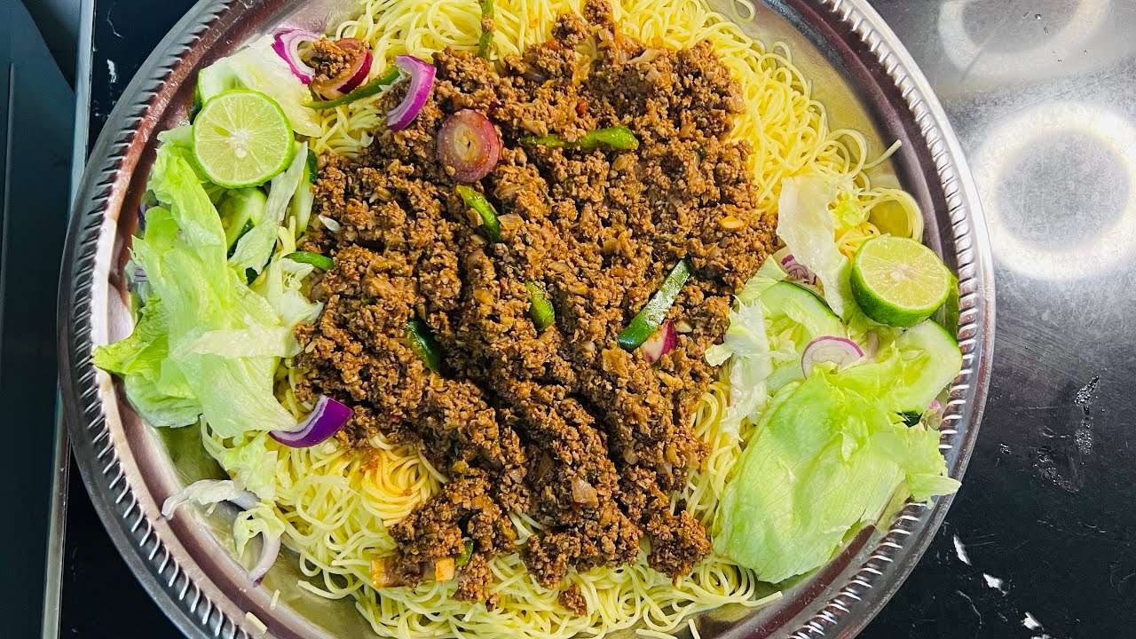 Baasto iyo Suugo dhandhan leh aad Umacaan Badan||How to make somali pasta and sauce