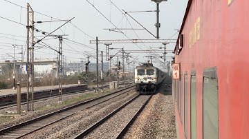 Agressive VIKRAMSHILA EXPRESS overtakes Gomti Express