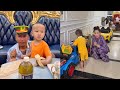 Vợ chồng PHÚ LÊ quây quần hạnh phúc bên cậu ấm