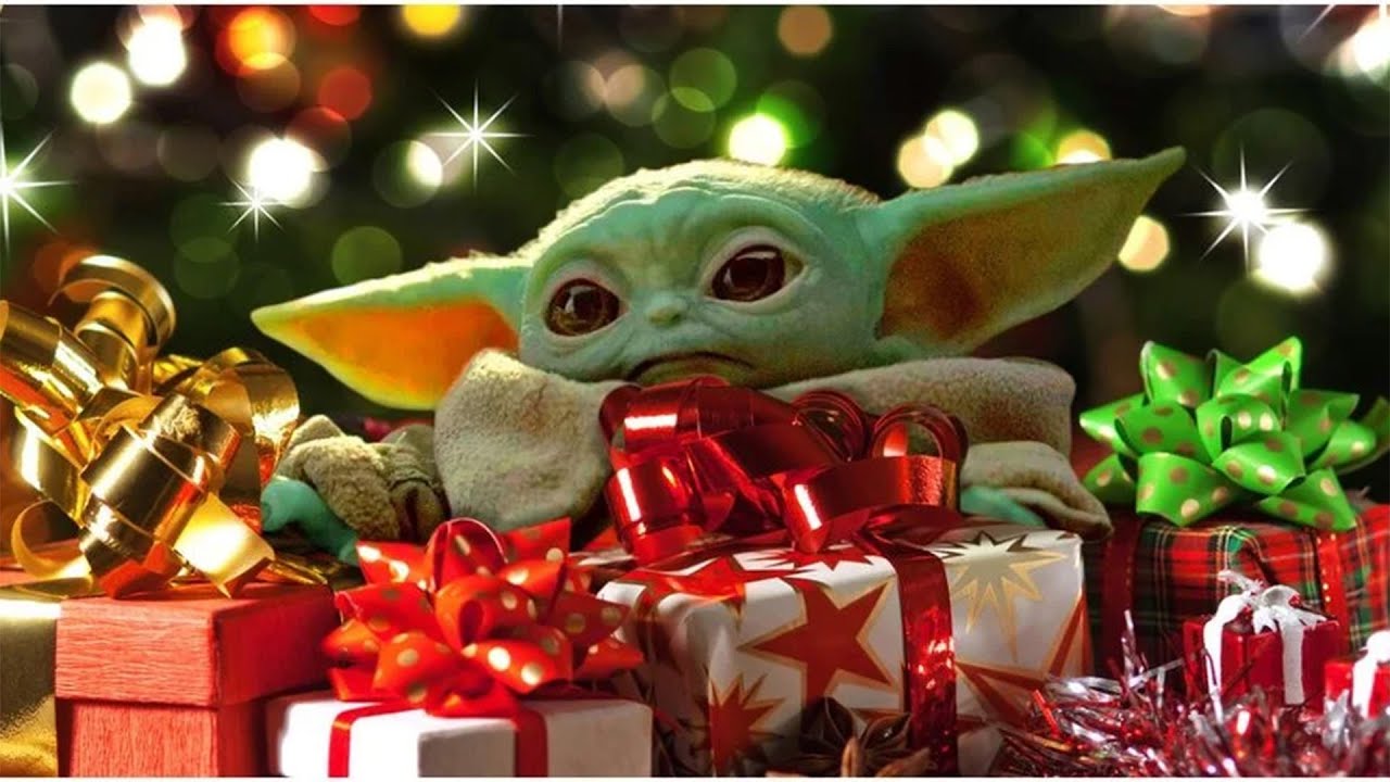 Bạn muốn tìm kiếm một đầu cây thông Giáng Sinh độc đáo và đáng yêu? Hãy thêm một chiếc Baby Yoda Tree Topper vào ngôi nhà của bạn để chào đón Giáng Sinh và mang tới nụ cười cho mọi người nhé!