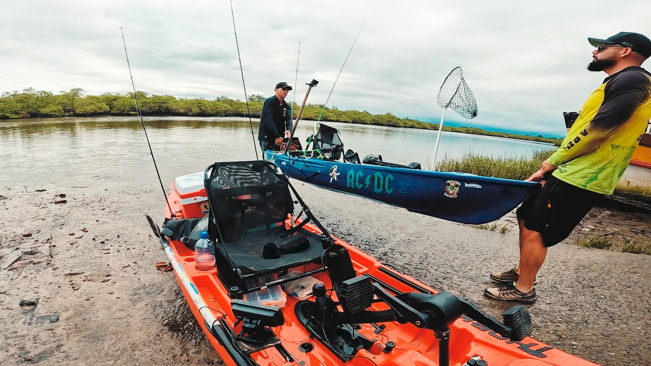 A NÓIA DA PESCA BATEU CEDO - PESCARIA de ROBALOS na BAÍA DE GUARATUBA #pescaria #robalo #isca #dicas