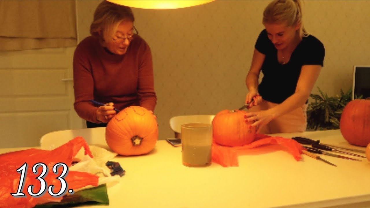 ПЕРВЫЙ ЧЕМПИОНАТ ПО ВЫГРЕБАНИЮ ТЫКВЫ... У КОГО ИЗ НАС ОКАЗАЛСЯ СКРЫТЫЙ ТАЛАНТ?! | ELINA ANDERSONE