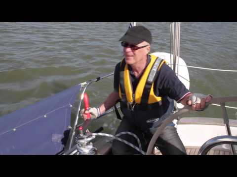Video: Opi asentamaan ja purjehtimaan pieni purjevene
