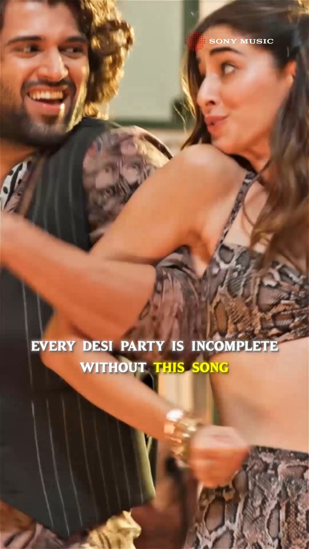 Feel the energy of Akdi Pakdi with Vijay \u0026 Ananya! ??#ananyapanday #vijaydevarakonda #djchetas