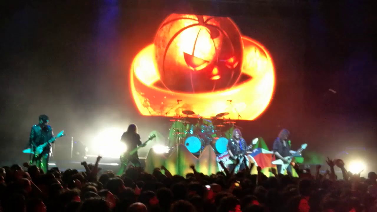 Helloween - HANSEN Medley (Starlight, Ride the Sky, Judas, Heavy Metal) Live Chile 03-11-2017