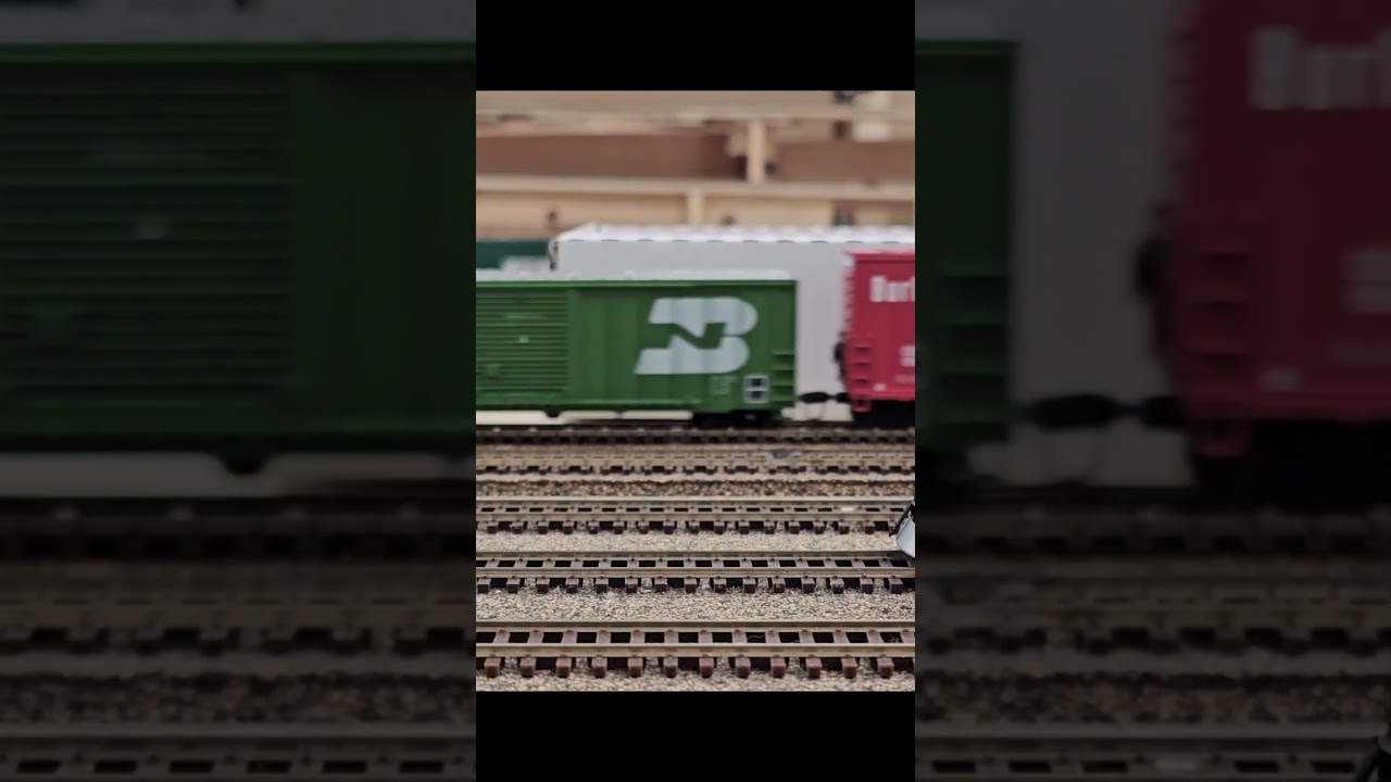 HO Scale BN GP9 at the Evergreen Modelers club