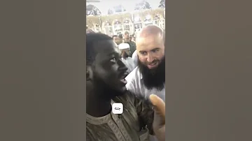 يارب فلوس حاج نيجيري جاء مكه يدعي بس فلوس السعوديه سفر 