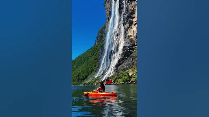 Beautiful Waterfall View - DayDayNews