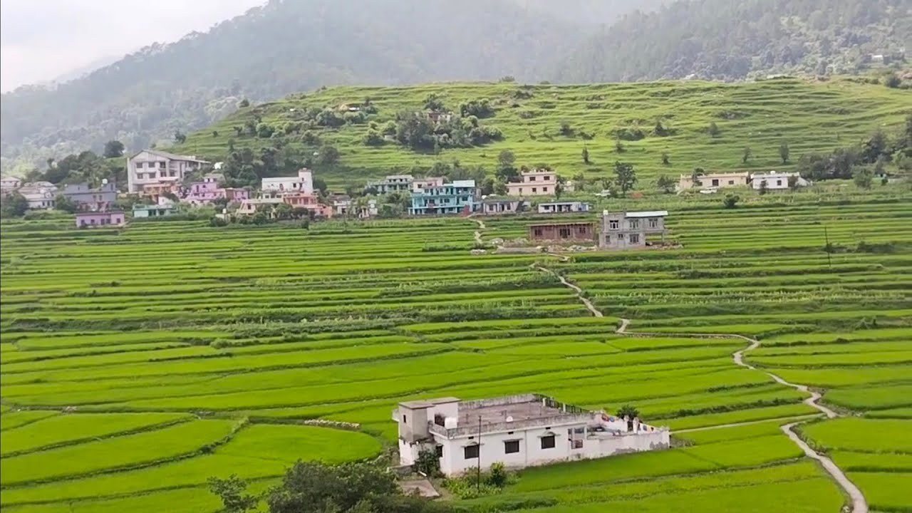 @सोमेश्वर लोद k बीच में अपना बड़ा नाम वाला बड़ा सा गांव।