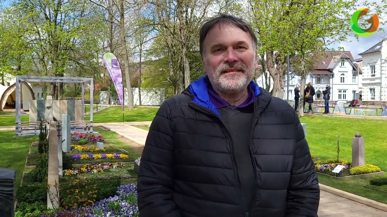 Martin Walser: Friedhofsgärtner zeigen Grabgestaltungen auf der Landesgartenschau in Höxter