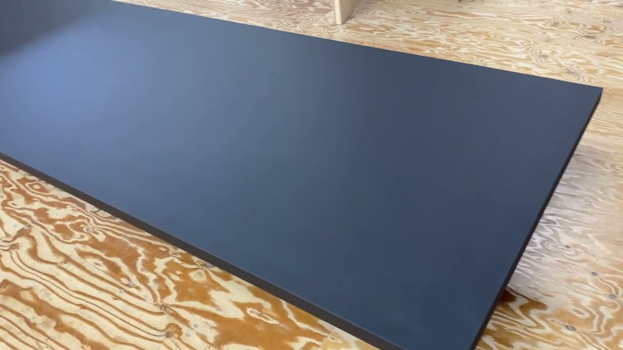 骨董厚板 天板 低めのレイアウトがカッコいい 昇降機能付きデスクの天板【電子線硬化樹脂化粧板XE-505K】 - YouTube