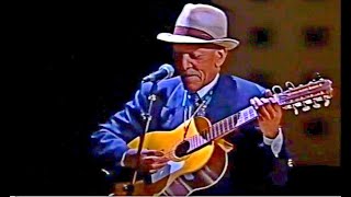 Video thumbnail of "Buena Vista Social Club - Live Paris 1999"