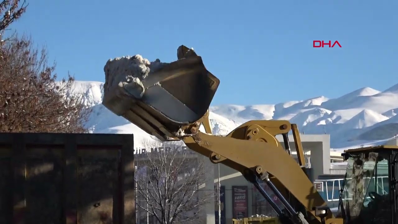 Erzurum'da günde 800 kamyon kar şehir dışına taşınıyor
