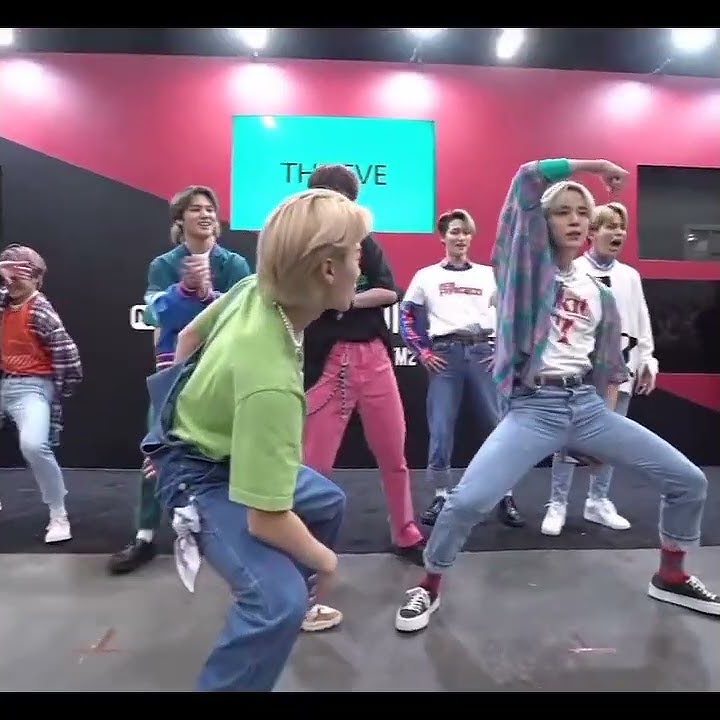 (EXO)- The Eve song 'killing part' is danced by (ateez) yunho.🔥🔥😻