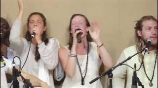 shiv shiv shiv shambhu | Shiv Bhajan in America | shiv dhun | foreigner singing bhajan.