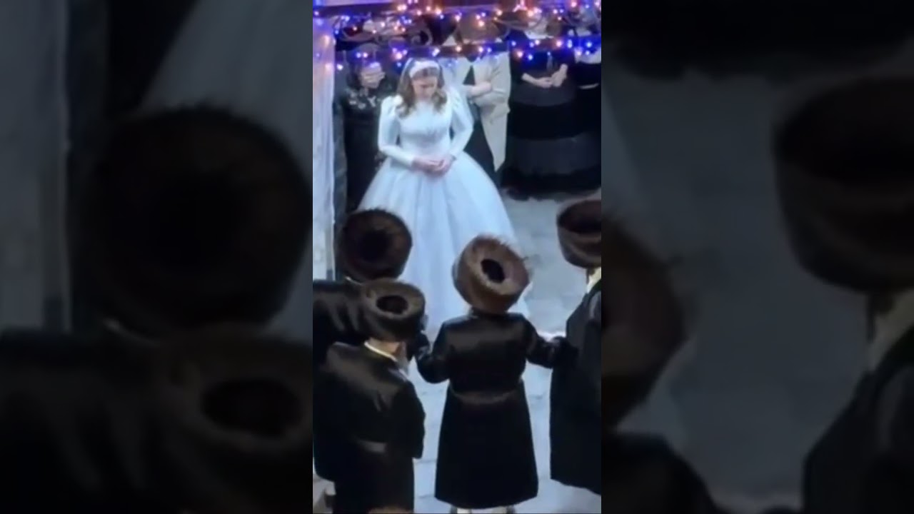 Chuppah with Viznitz Rebbe R’ Mendel