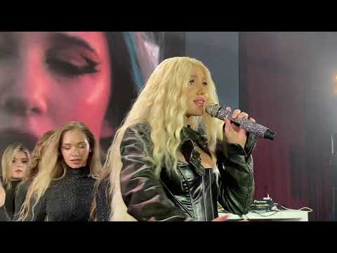 Mia Boyka - 'Плакать в Порше' | Live Arena