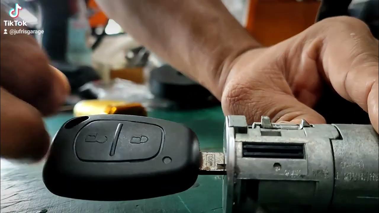 Renault kangoo ignition key barrel how to release from the housing