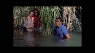 Dr No 1962 Bond & Honey hide from the army in the jungle scene