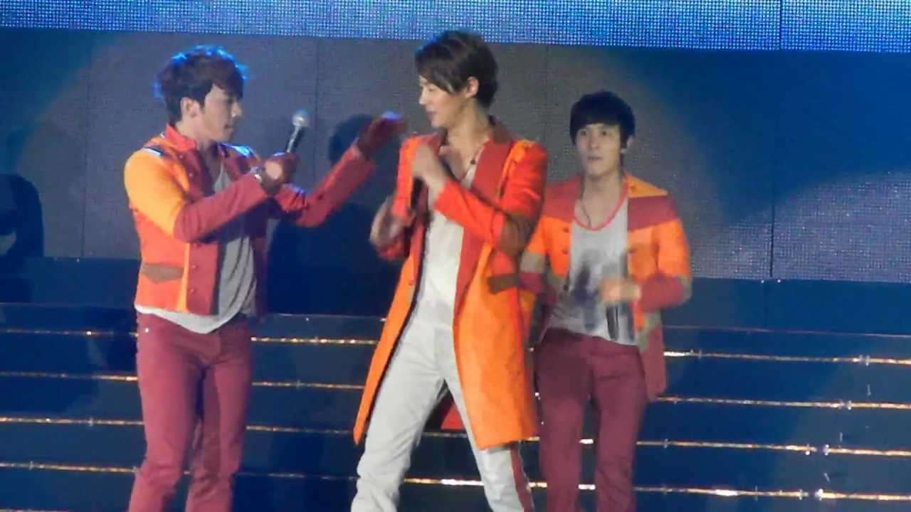 Fancam - Perfect Man [Shinhwa The Return Concert - Singapore] (120616)