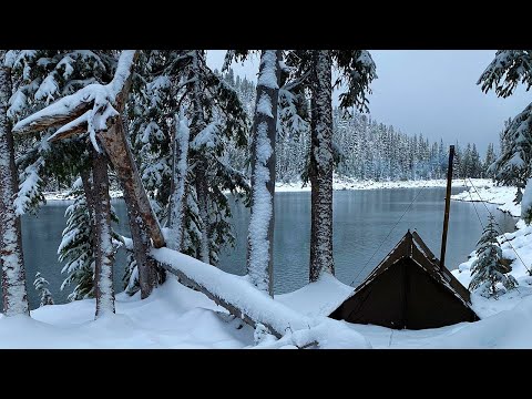 Berkemah Tenda Panas Di Salju | Pizza Kompor Kayu Meleleh