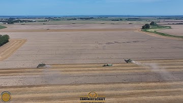 6000ha Getreideernte im großen Style in MV 2 Großmähdrescher John Deere X9 1100 Baltic Agrar Weizen