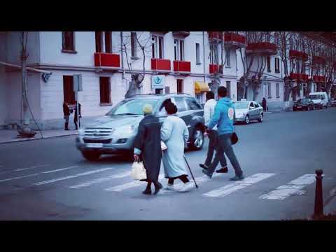 როგორ უთმობენ ზებრა გადასასვლელზე ქვეითებს გორში