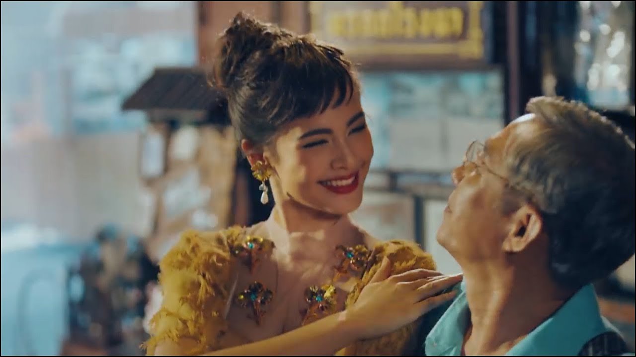 Yaya with Amazing Thailand