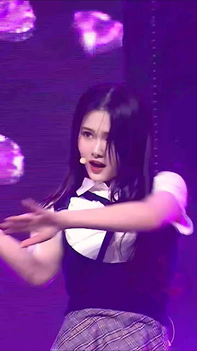 #tripleS EVOLution 'Invincible' [Simply K-Pop] #Summer (트리플에스 에볼루션)