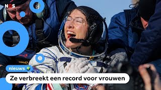 Vrouw is na bijna een jaar in de ruimte weer terug op aarde