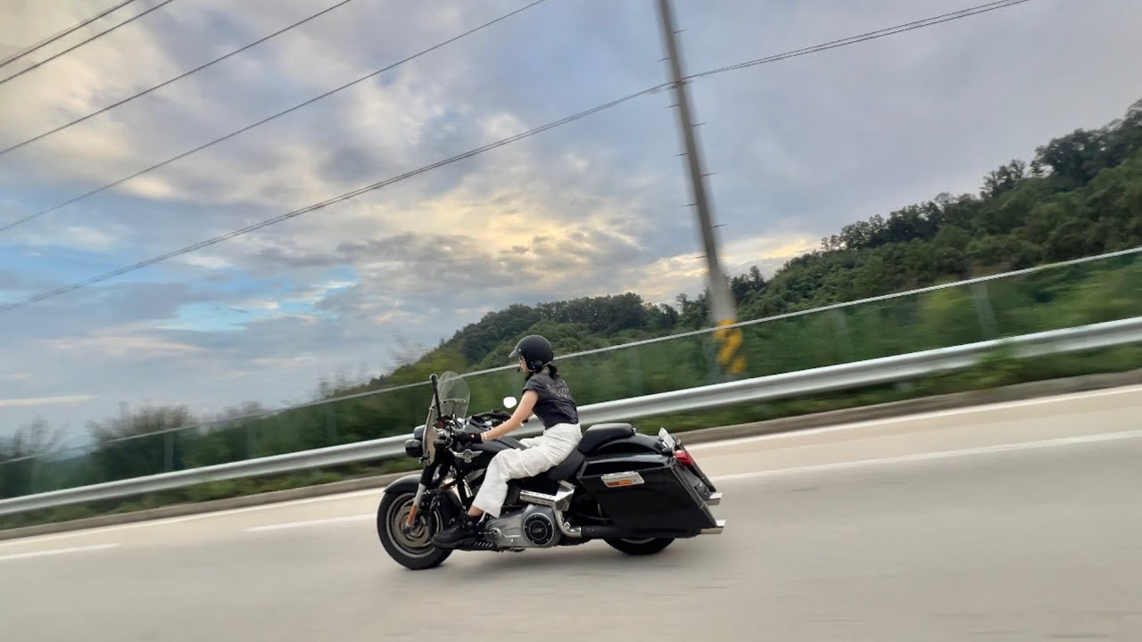 창문너머 어렴풋이 옛 생각이 나겠지요 | 20살 팻보이걸 라이딩 