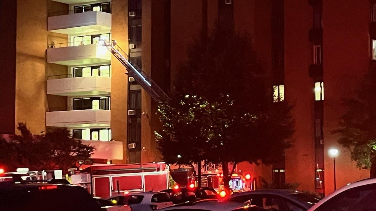 One person hurt in apartment fire - YouTube