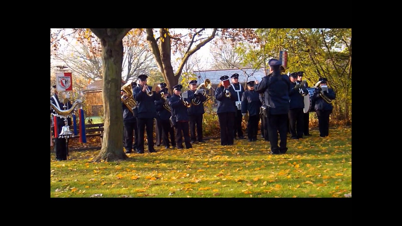 Musikzug der Freiwilligen Feuerwehr  Gemeinde Grömitz - Volkstrauertag 2011
