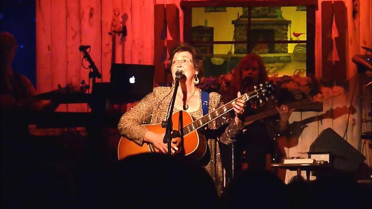 Diane Sauer performs "Harvest Moon" at the Woodtick Theater - YouTube