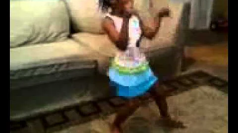 Mariah dancing to Cat daddy