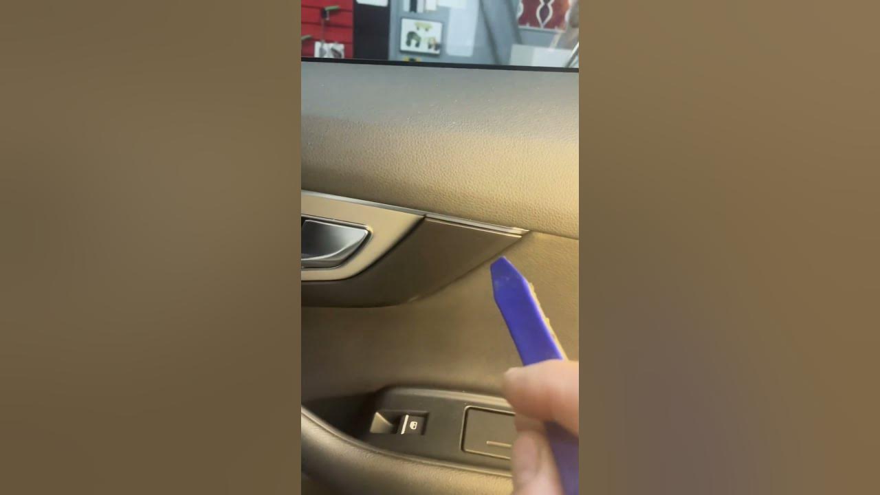 Removal and installation of facing of a door (Audi A3 Type 8L, 1996-2003 / Body 