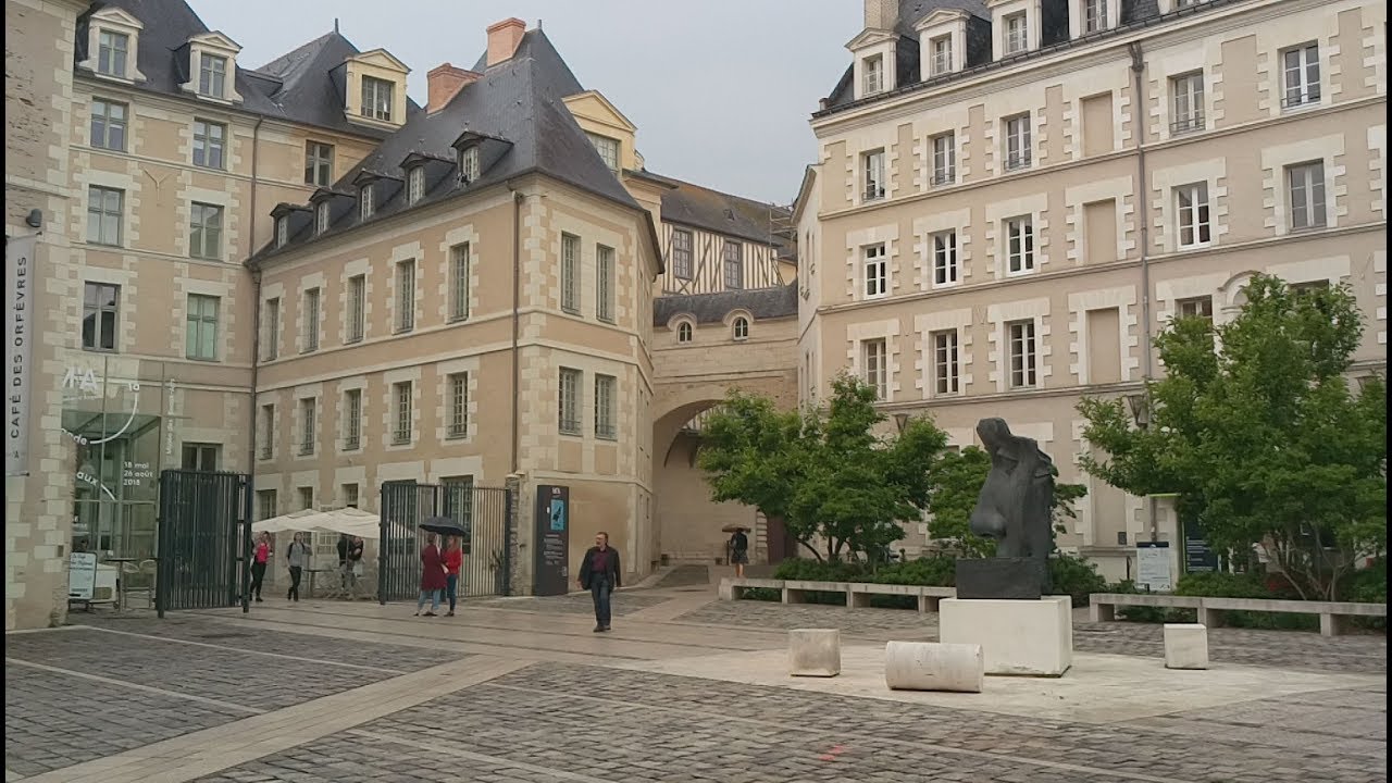 Bibliothèque Municipale d'Angers😯شاهد أرقاء مكتبة في مدينة آونجرس - YouTube