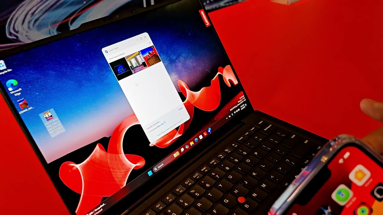 Lenovo Smart Share demo on Aura Edition laptops