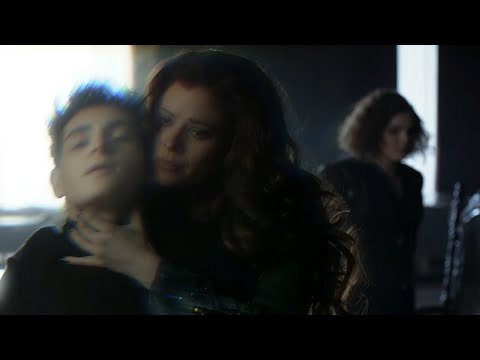 Ivy Kidnaps Bruce Wayne (Gotham TV Series)