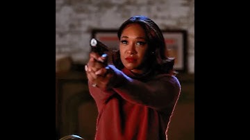 Iris chooses Barry over Thawne #theflash #barryallen #iriswest #reverseflash #theflashedit #shorts