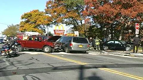 Route 132 Hyannis crash (copyright Frank Paparo)