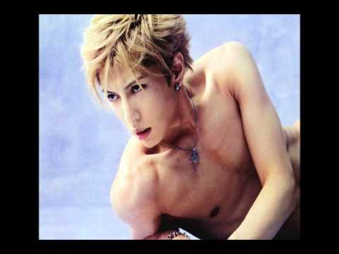 Gacktの美しい肉体は柔軟体操と筋トレにあった その具体的なトレーニングメニューは Youtube