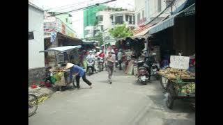 DJ Toby in Cao Dai, Vietnam