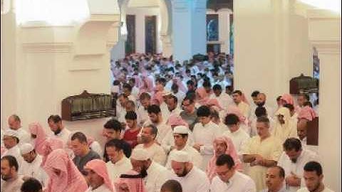 تلاوة رائعة للشيخ خالد الجليل من الليلة السابعة مع دعاء ابكى القلوب 1438