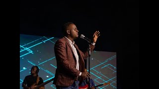 Matthew Hlabeni Ministering At The Manifest Worship 