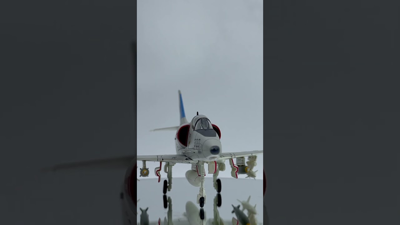 A-4E Skyhawk “LCDR John McCain” VA-163 “Saints” US Navy, 1967 1/72 HM HA1403 