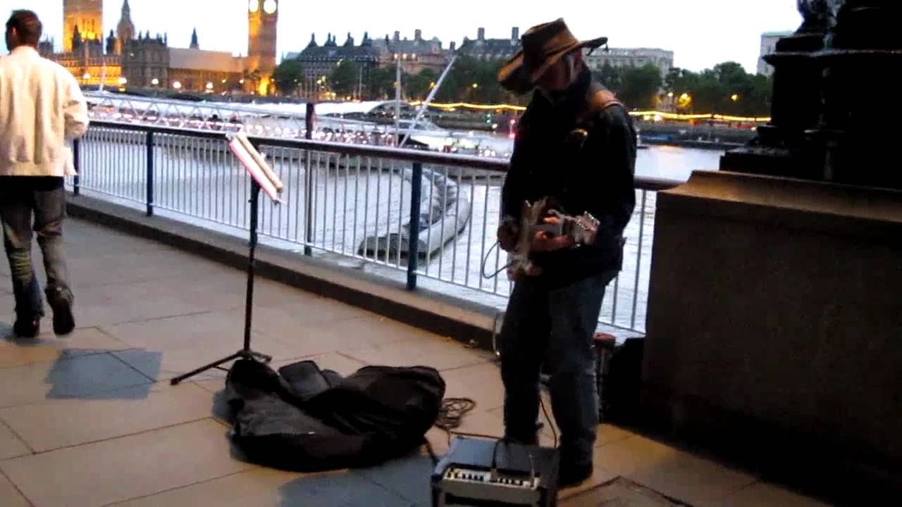 Desperado Brett in London-MP4 - MPEG-4 Video.mp4