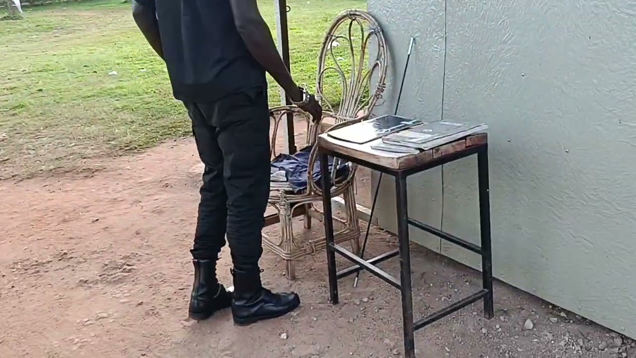 Security guruguru. Beach hotel at Africa's largest lake named after the Queen 