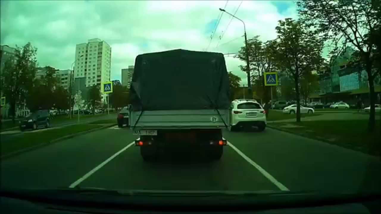 Не пропустил машину