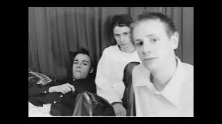 Download lagu Muse - Cave (Acoustic), Hilversum Studios, Netherlands  Dec 1999